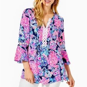 Lilly Pulitzer Hollie Tunic in a pink and blue floral print Small
